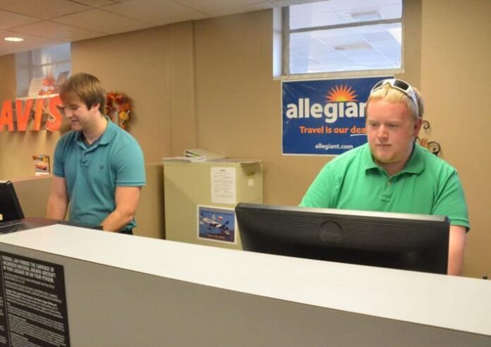How do I get a live person at Allegiant Air